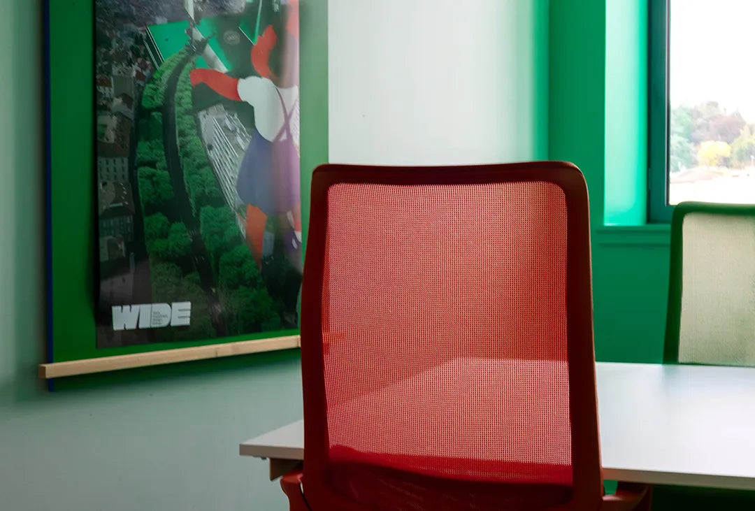 Bureau privatif 2 personnes WIDE Fauriel à Saint-Étienne avec mobilier ergonomique et lumière naturelle