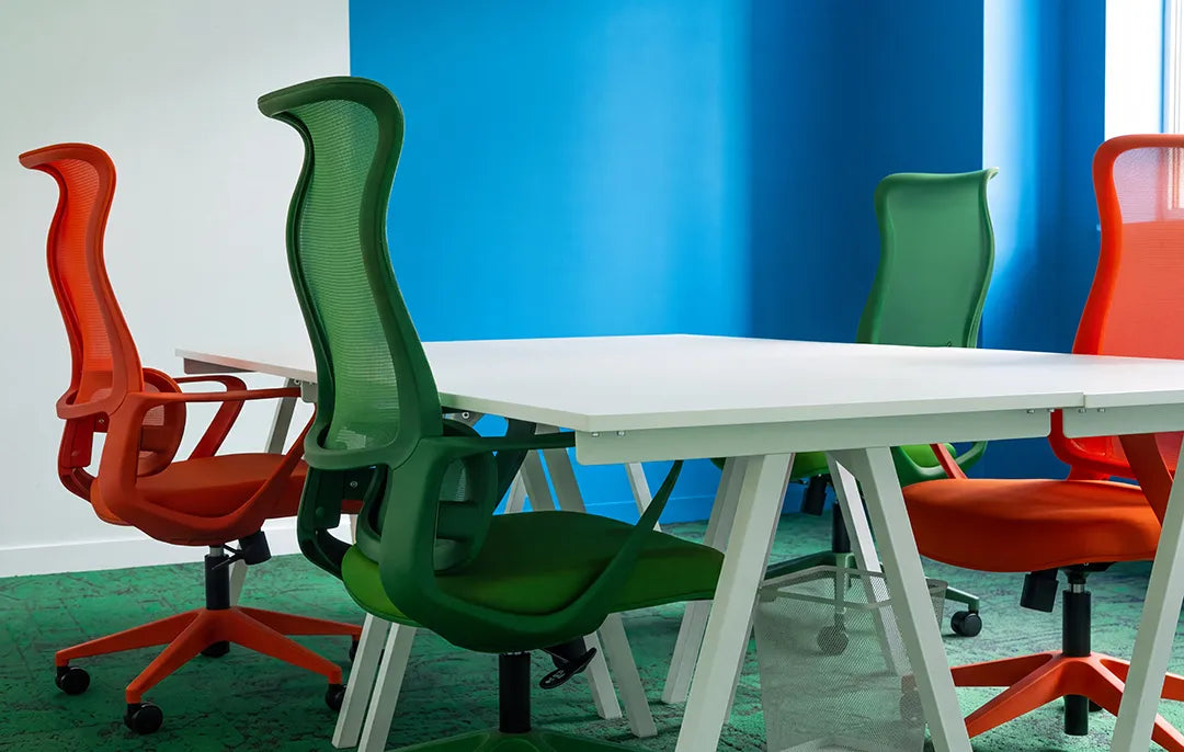Bureau privatif équipé avec mobilier ergonomique au Campus WIDE Fauriel à Saint-Étienne