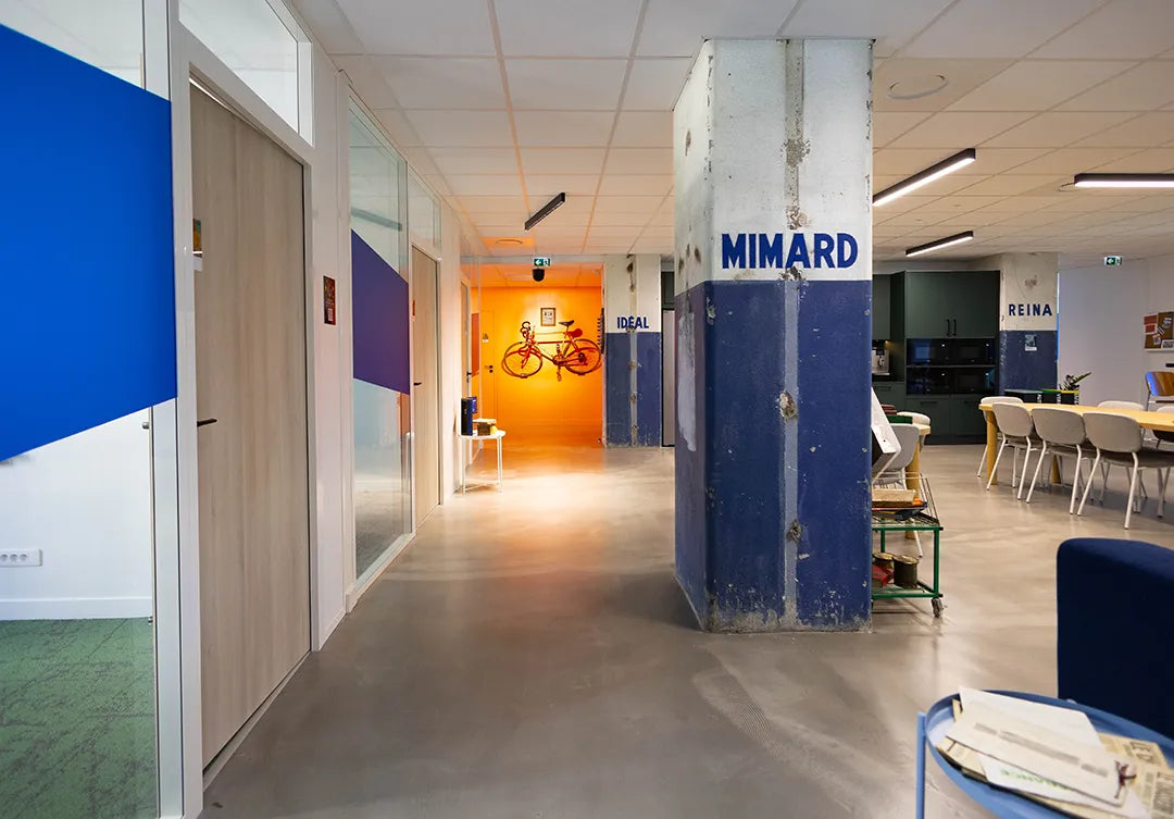 Couloir de WIDE Fauriel menant à la salle Mimard